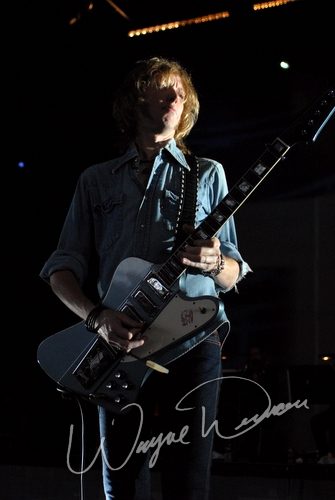 Sheryl Crow at Riverbend Music Center Cincinnati, OH on September 5, 2006 &mdash; concert photo by Wayne Dennon