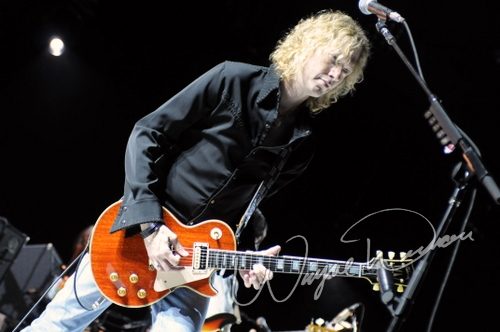 Sheryl Crow at National City Pavilion Cincinnati, OH on May 25, 2008 &mdash; concert photo by Wayne Dennon