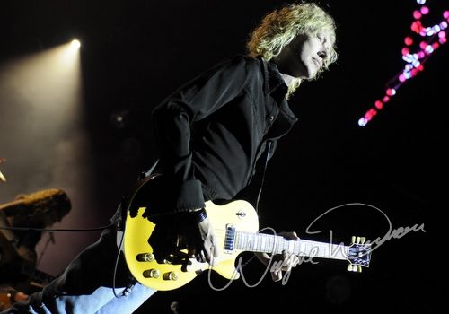 Sheryl Crow at National City Pavilion Cincinnati, OH on May 25, 2008 &mdash; concert photo by Wayne Dennon
