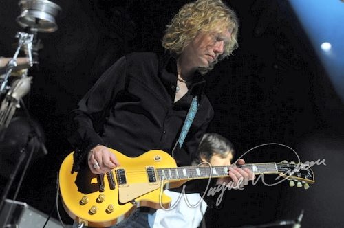 Sheryl Crow at National City Pavilion Cincinnati, OH on May 25, 2008 &mdash; concert photo by Wayne Dennon