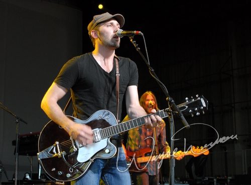 Mat Kearney at Riverbend Music Center Cincinnati, OH on September 5, 2006 &mdash; concert photo by Wayne Dennon