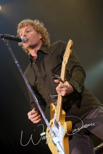 Dierks Bentley at Ervin J. Nutter Center Dayton, OH on November 16, 2006 &mdash; concert photo by Wayne Dennon