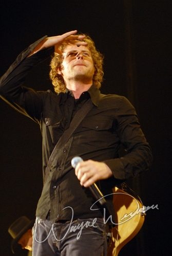Dierks Bentley at Ervin J. Nutter Center Dayton, OH on November 16, 2006 &mdash; concert photo by Wayne Dennon