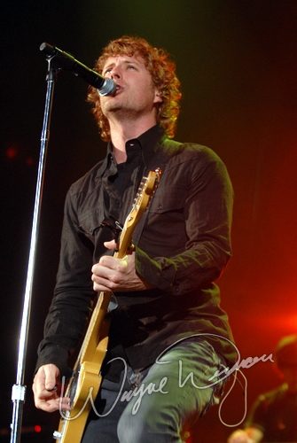 Dierks Bentley at Ervin J. Nutter Center Dayton, OH on November 16, 2006 &mdash; concert photo by Wayne Dennon