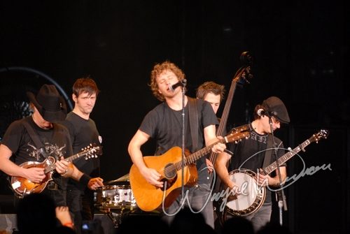 Dierks Bentley concert photo by Wayne Dennon