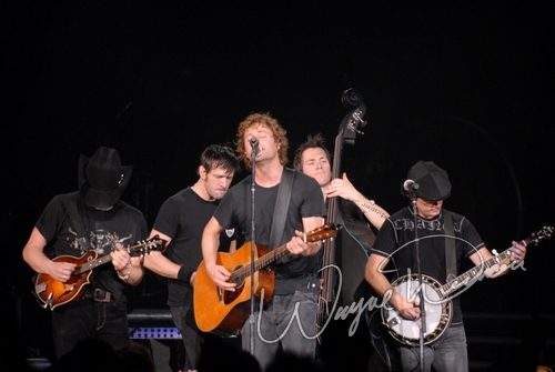 Dierks Bentley at Ervin J. Nutter Center Dayton, OH on November 16, 2006 &mdash; concert photo by Wayne Dennon