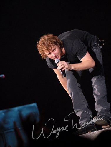 Dierks Bentley at Ervin J. Nutter Center Dayton, OH on November 16, 2006 &mdash; concert photo by Wayne Dennon