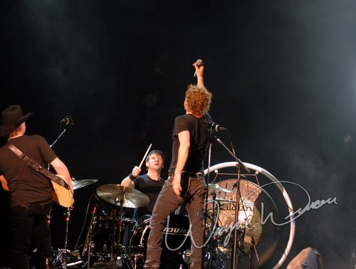 Dierks Bentley at Ervin J. Nutter Center Dayton, OH on November 16, 2006 &mdash; concert photo by Wayne Dennon