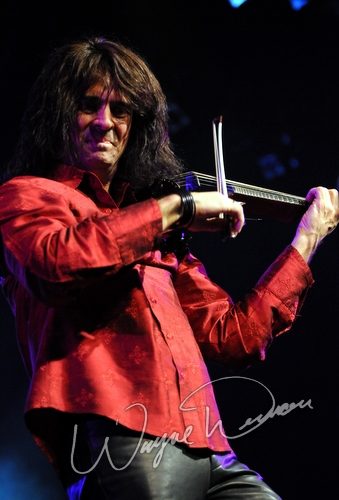 Mark Wood & Jeff Plate concert photo by Wayne Dennon