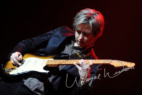 Eric Johnson concert photo by Wayne Dennon