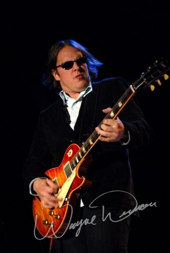 Joe Bonamassa at Madison Theater Covington, KY on November 11, 2007 &mdash; concert photo by Wayne Dennon