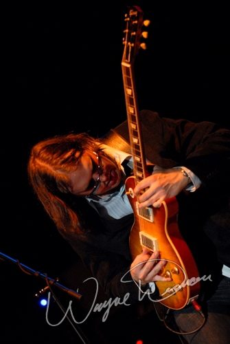 Joe Bonamassa at Madison Theater Covington, KY on November 11, 2007 &mdash; concert photo by Wayne Dennon