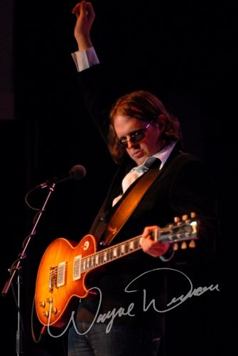 Joe Bonamassa at Madison Theater Covington, KY on November 11, 2007 &mdash; concert photo by Wayne Dennon