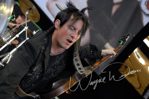 Neurosonic at Verizon Wireless Music Center Noblesville, IN on August 10, 2007 &mdash; concert photo by Wayne Dennon
