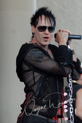 Julien-K at Verizon Wireless Music Center Noblesville, IN on August 31, 2007 &mdash; concert photo by Wayne Dennon