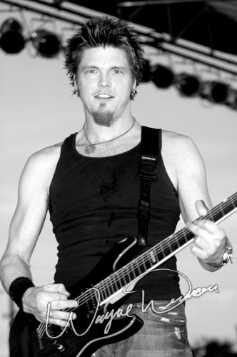 Crossfade at Jillian's Louisville, KY on May 6, 2005 &mdash; concert photo by Wayne Dennon