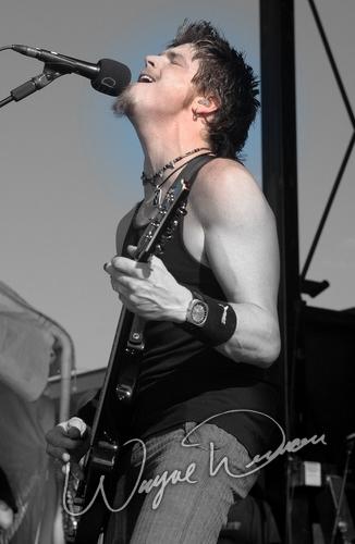 Crossfade at X-Fest Dayton, OH on September 18, 2005 &mdash; concert photo by Wayne Dennon