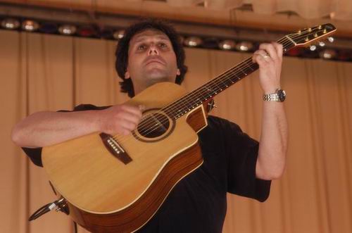 Peppino D'Agostino at Unknown Venue Somewhere, US on June 24, 2003 &mdash; concert photo by Wayne Dennon