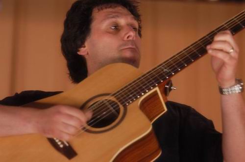 Peppino D'Agostino at Unknown Venue Somewhere, US on June 24, 2003 &mdash; concert photo by Wayne Dennon