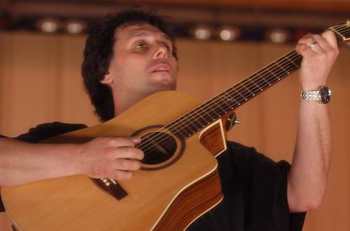 Peppino D'Agostino at Unknown Venue Somewhere, US on June 24, 2003 &mdash; concert photo by Wayne Dennon