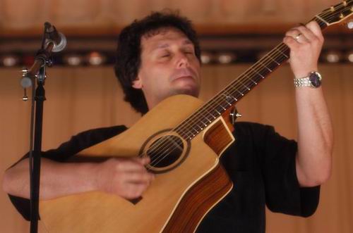 Peppino D'Agostino at Unknown Venue Somewhere, US on June 24, 2003 &mdash; concert photo by Wayne Dennon