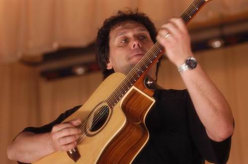 Peppino D'Agostino at Unknown Venue Somewhere, US on June 24, 2003 &mdash; concert photo by Wayne Dennon
