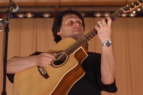 Peppino D'Agostino at Unknown Venue Somewhere, US on June 24, 2003 &mdash; concert photo by Wayne Dennon