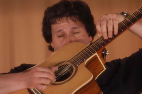 Peppino D'Agostino at Unknown Venue Somewhere, US on June 24, 2003 &mdash; concert photo by Wayne Dennon