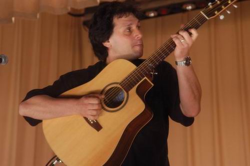 Peppino D'Agostino at Unknown Venue Somewhere, US on June 24, 2003 &mdash; concert photo by Wayne Dennon