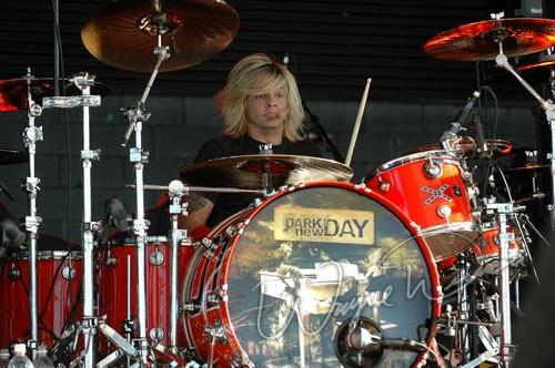 Dark New Day at Arts, Beats & Eats Pontiac, MI on September 2, 2005 &mdash; concert photo by Wayne Dennon