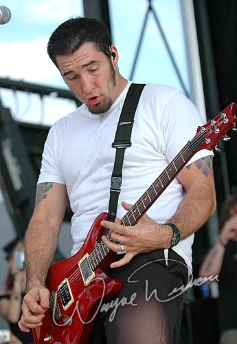 Dark New Day at X-Fest Dayton, OH on September 18, 2005 &mdash; concert photo by Wayne Dennon