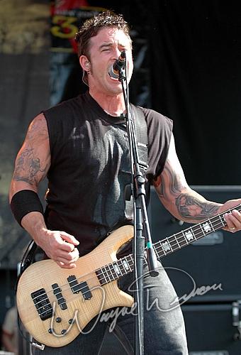 Dark New Day at X-Fest Dayton, OH on September 18, 2005 &mdash; concert photo by Wayne Dennon