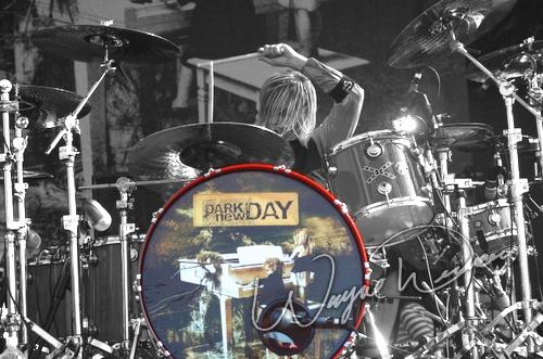Dark New Day at X-Fest Dayton, OH on September 18, 2005 &mdash; concert photo by Wayne Dennon