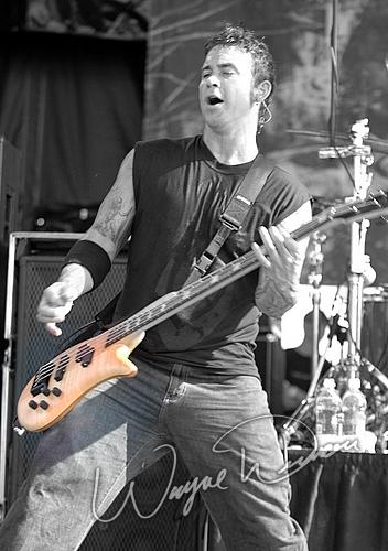 Dark New Day at X-Fest Dayton, OH on September 18, 2005 &mdash; concert photo by Wayne Dennon
