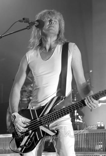 Def Leppard at Louisville Gardens Louisville, KY on October 26, 2005 &mdash; concert photo by Wayne Dennon