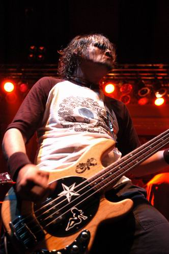 40 Below Summer at Newport Music Hall Columbus, OH on October 12, 2003 &mdash; concert photo by Wayne Dennon