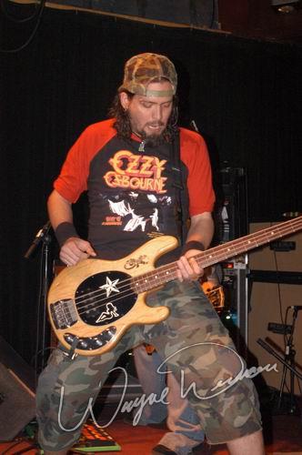 40 Below Summer at Inferno Bar Murfreesboro, TN on March 17, 2004 &mdash; concert photo by Wayne Dennon