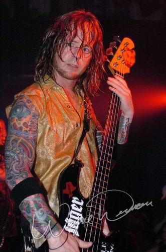 Drowning Pool at Blue Cat's Knoxville, TN on July 14, 2004 &mdash; concert photo by Wayne Dennon