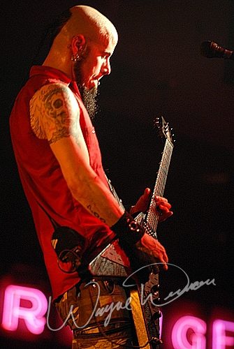 Drowning Pool at Piere's Fort Wayne, IN on May 29, 2007 &mdash; concert photo by Wayne Dennon