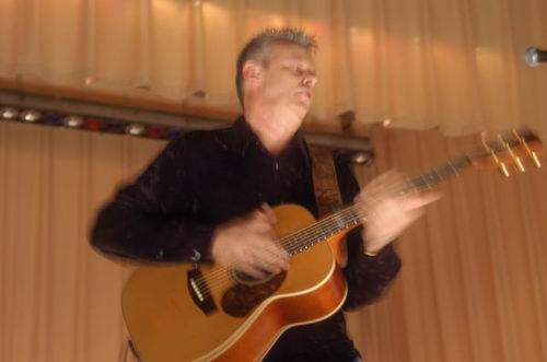 Tommy Emmanuel at Unknown Venue Somewhere, US on June 24, 2003 &mdash; concert photo by Wayne Dennon