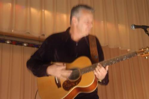Tommy Emmanuel at Unknown Venue Somewhere, US on June 24, 2003 &mdash; concert photo by Wayne Dennon
