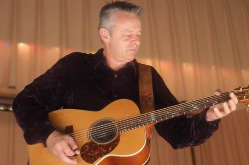 Tommy Emmanuel at Unknown Venue Somewhere, US on June 24, 2003 &mdash; concert photo by Wayne Dennon