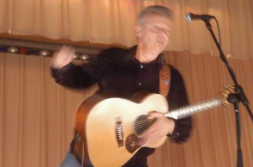 Tommy Emmanuel at Unknown Venue Somewhere, US on June 24, 2003 &mdash; concert photo by Wayne Dennon