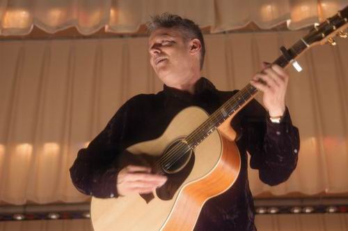 Tommy Emmanuel at Unknown Venue Somewhere, US on June 24, 2003 &mdash; concert photo by Wayne Dennon