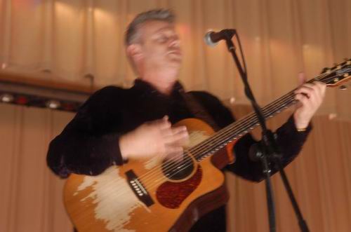 Tommy Emmanuel at Unknown Venue Somewhere, US on June 24, 2003 &mdash; concert photo by Wayne Dennon