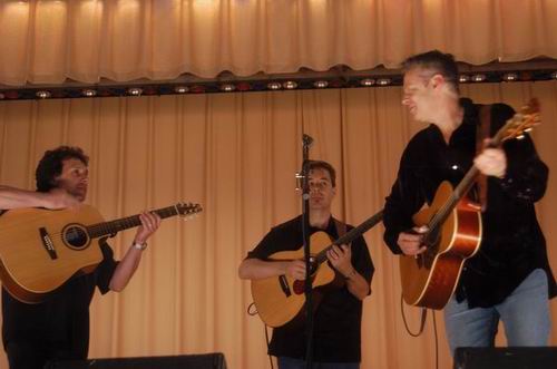 Tommy Emmanuel at Unknown Venue Somewhere, US on June 24, 2003 &mdash; concert photo by Wayne Dennon
