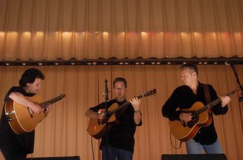 Tommy Emmanuel at Unknown Venue Somewhere, US on June 24, 2003 &mdash; concert photo by Wayne Dennon