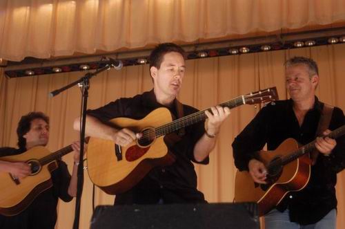Tommy Emmanuel at Unknown Venue Somewhere, US on June 24, 2003 &mdash; concert photo by Wayne Dennon