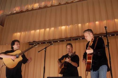 Tommy Emmanuel at Unknown Venue Somewhere, US on June 24, 2003 &mdash; concert photo by Wayne Dennon
