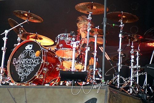 Evanescence at Verizon Wireless Music Center Noblesville, IN on August 10, 2007 &mdash; concert photo by Wayne Dennon